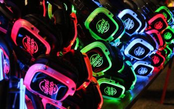 Sundogs Raw Bar & Grill, Silent Disco