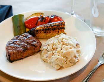 Mike Dianna's Grill Room, Ribeye 16oz